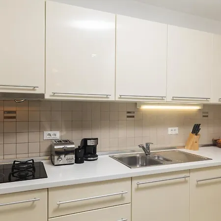 Mala Ema Apartment *